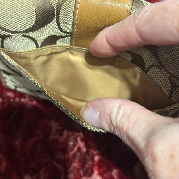 Coach trifold Signature “C” wallet - Picture 3 of 7